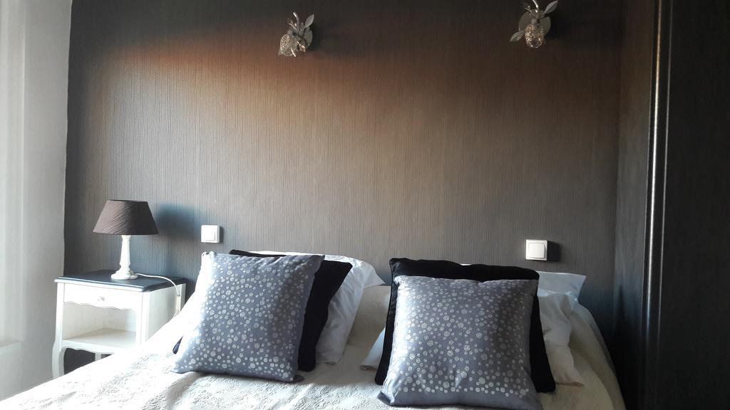 Hotel" La Tour De L'Horloge " 리브잘트 외부 사진