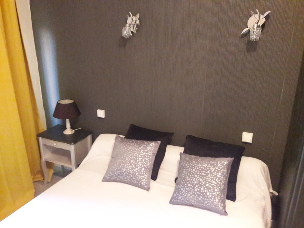 Hotel" La Tour De L'Horloge " 리브잘트 외부 사진