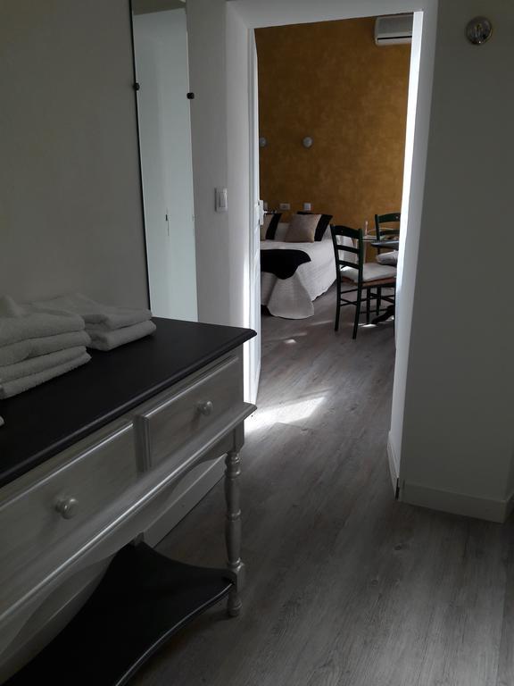 Hotel" La Tour De L'Horloge " 리브잘트 외부 사진
